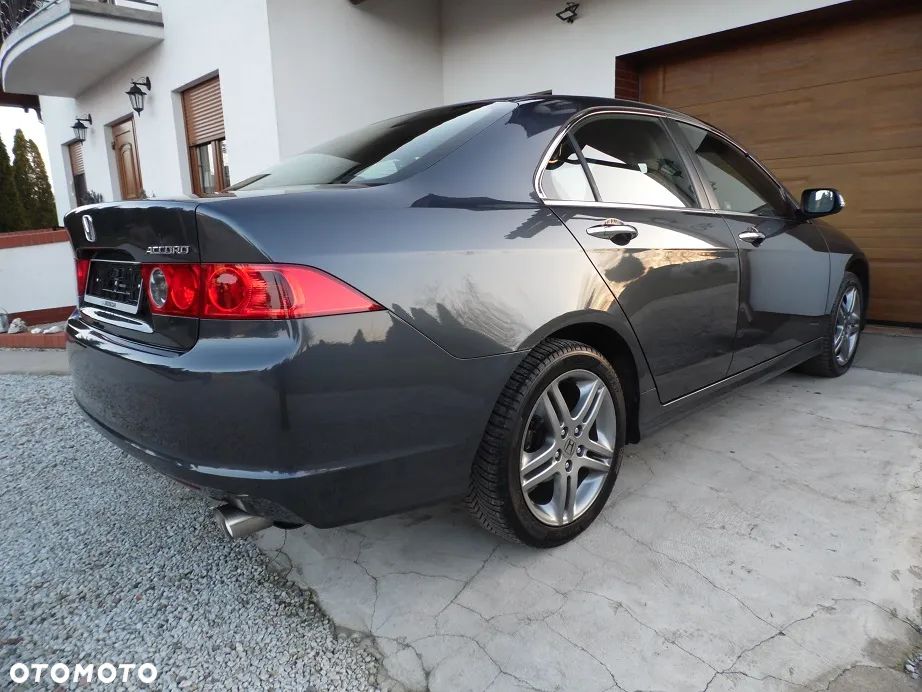 Honda Accord 2.0 Executive - 1