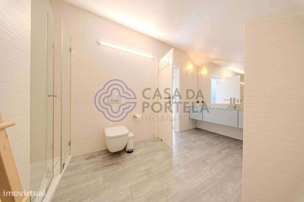 Apartamento Duplex T5 de Luxo com Terraço, Piscina e Garagem – Estoril-47