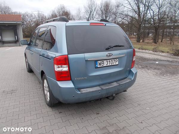 Kia Carnival 2.9 CRDi EX - 4