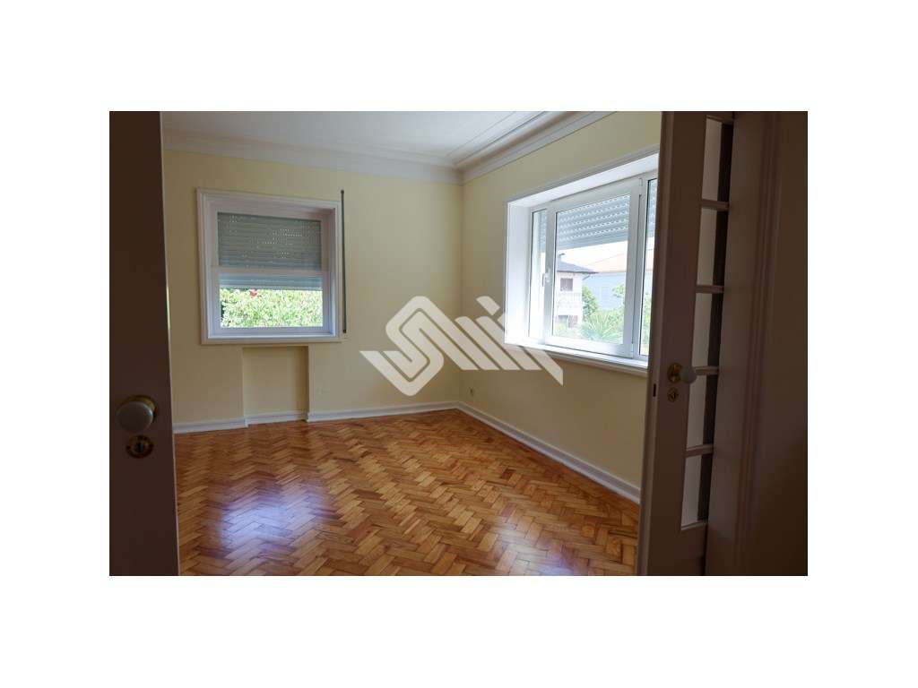 Moradia T5 c/Jardim Campo Alegre-7