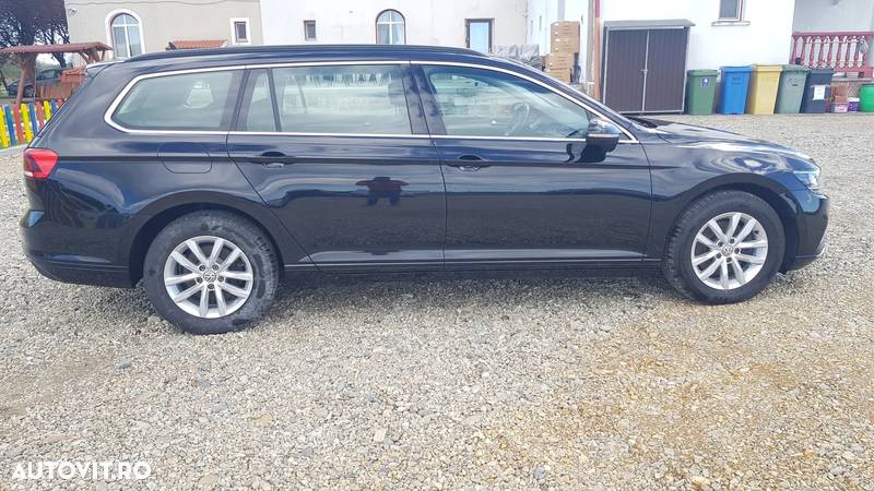 Volkswagen Passat Variant 2.0 TDI SCR DSG - 9