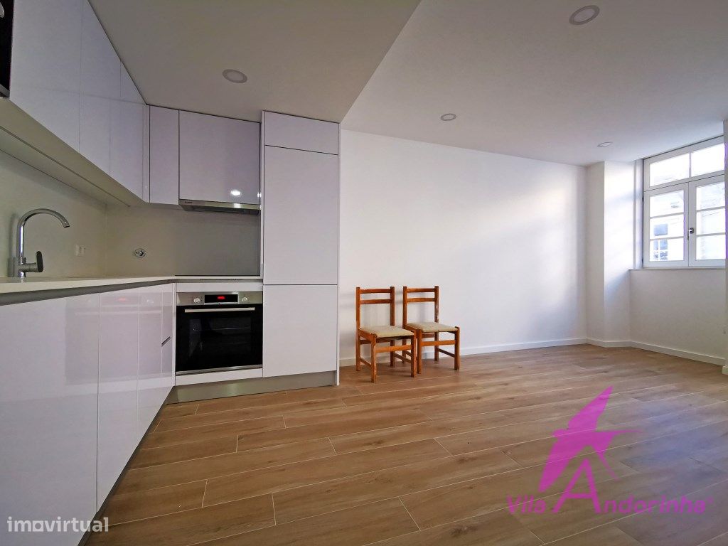 Apartamento T2 duplex no centro da cidade - Rua Manuel Espregueira - Grande imagem: 1/17