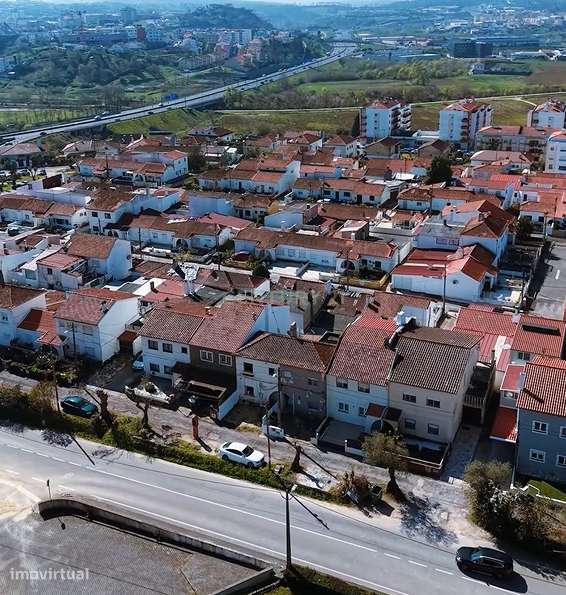 Moradia T3 em reabilitação total – Almoinhas - Gandara dos Olivais, Le-10
