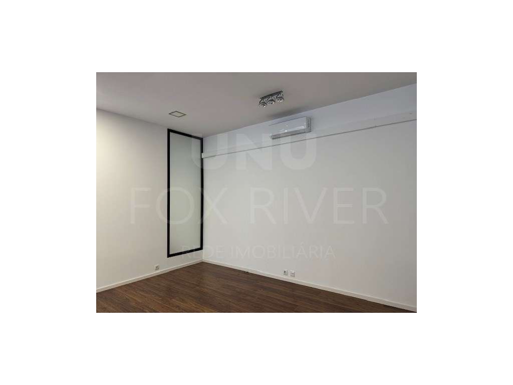 LOJA destinada a 'comércio ou serviços' - Vila Nova de Anha - Grande imagem: 4/10