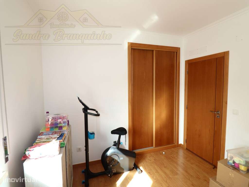 Moradia T3 com garagem e logradouro-17