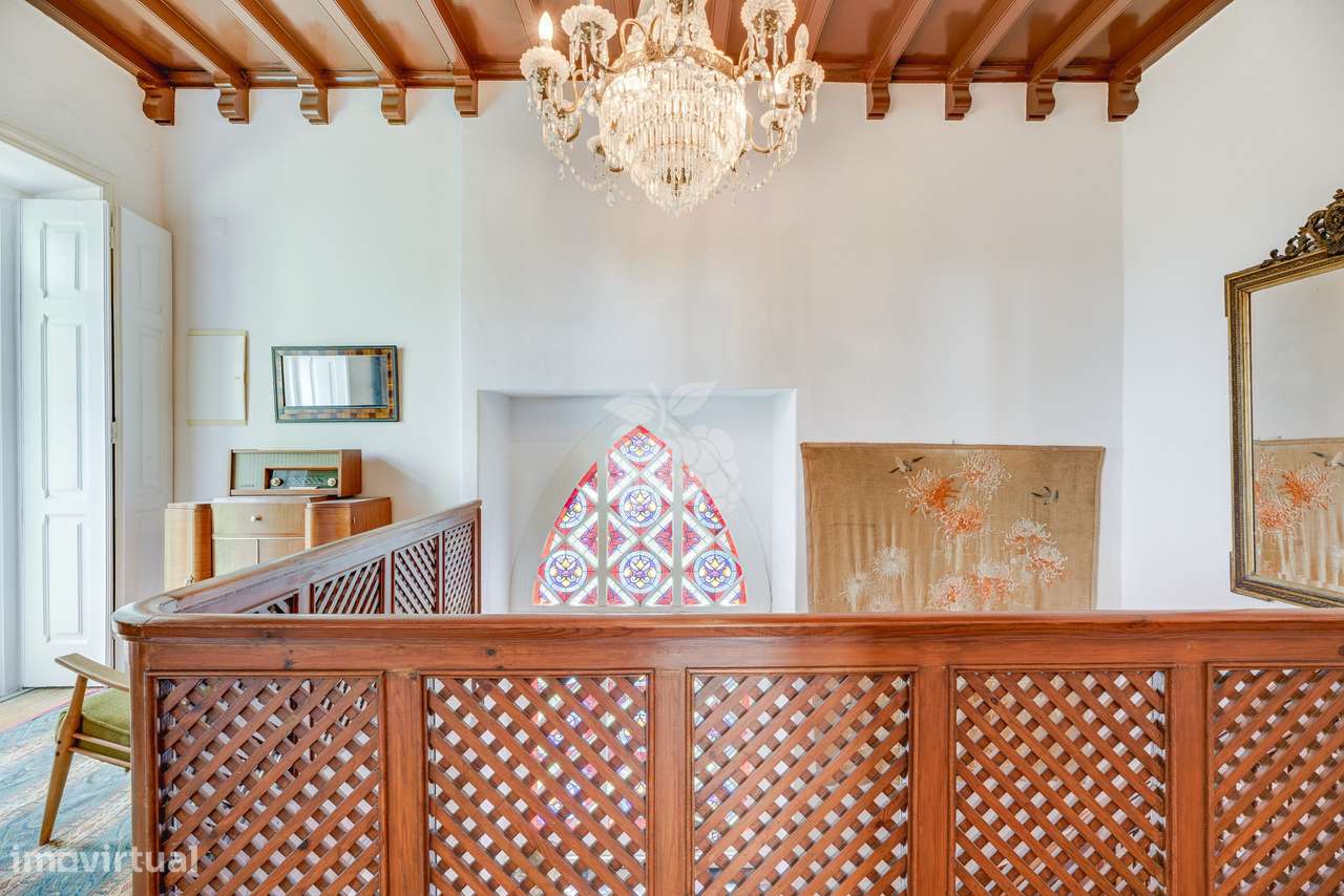 Moradia histórica T6  em Sintra com jardim, piscina e garagem-34