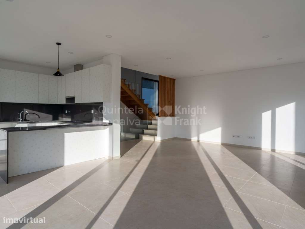 Moradia T4 com jardim, piscina e garagem em Birre - Grande imagem: 5/29