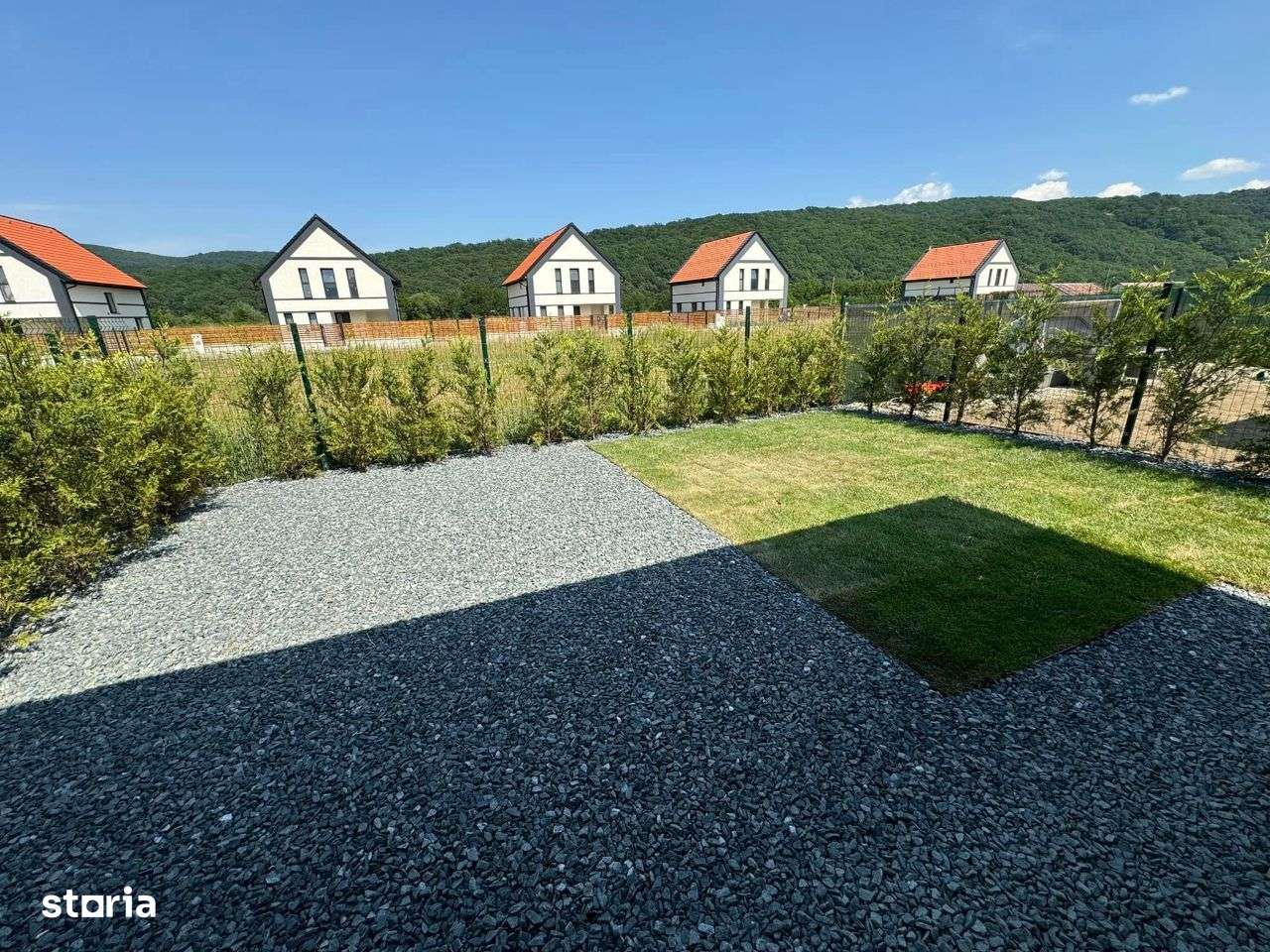 Casa noua cu gradina, parcare privata zona Talmaciu-6