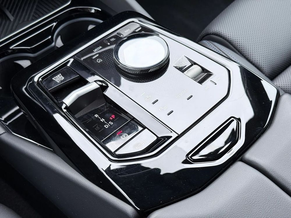 BMW Seria-5 520D Xdrive 2024 — zdjęcie 4