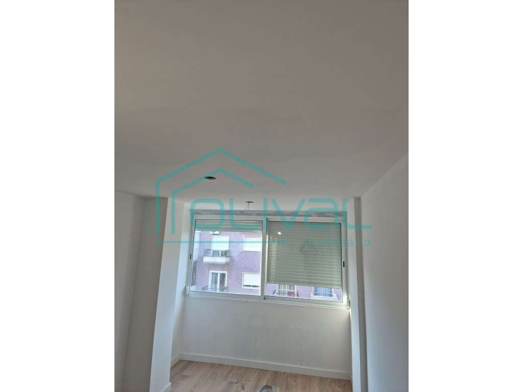 Centro de ALverca T2+1 +Terraço Remodelado-6