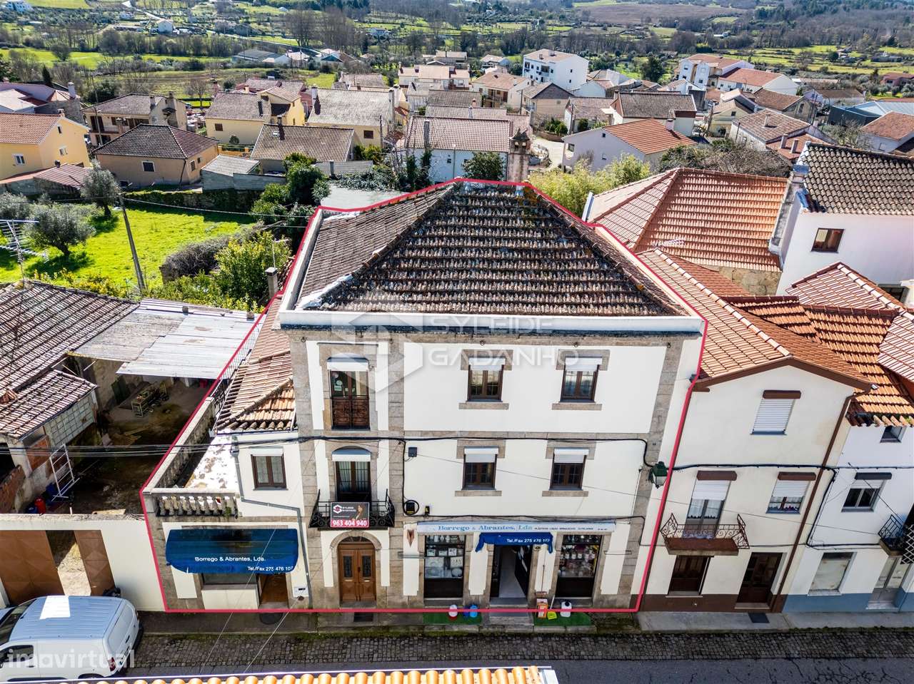 Prédio para venda centro de Caria com comércio no rés-do-chão e ampla-6