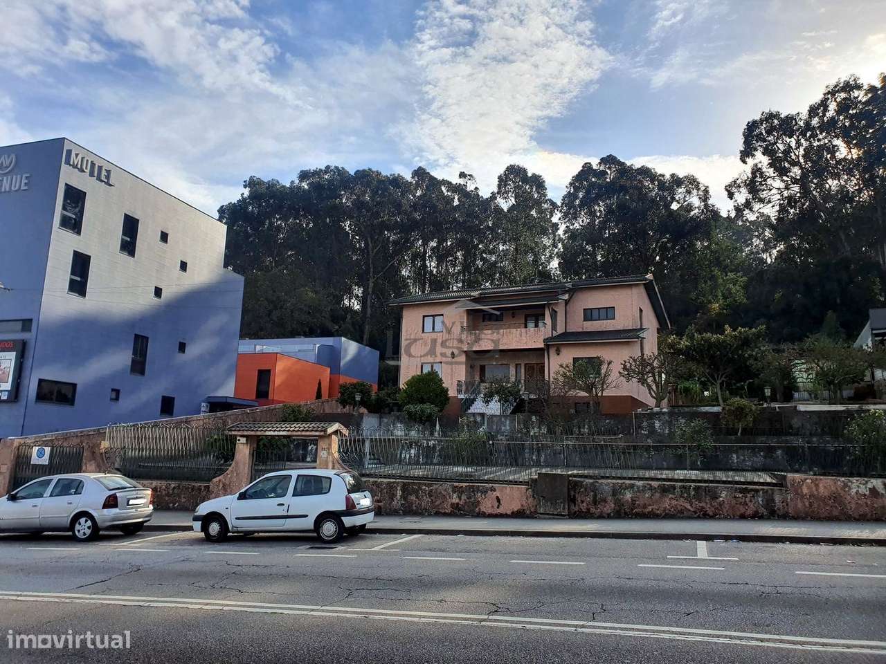 Moradia T5 de Quatro Frentes com Visibilidade Única - Grande imagem: 2/30