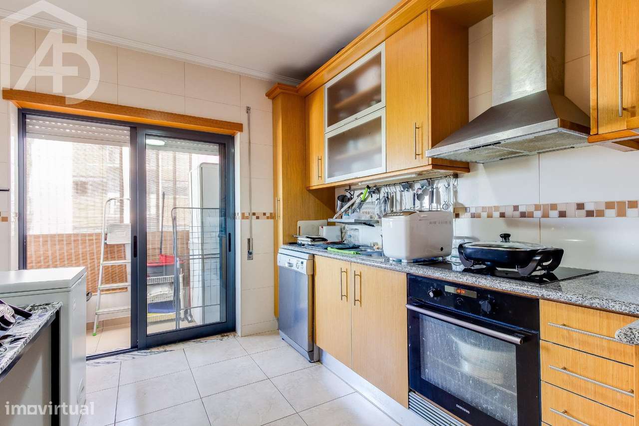 Apartamento T3 com garagem  – Vale da Cabrita, Leiria-7