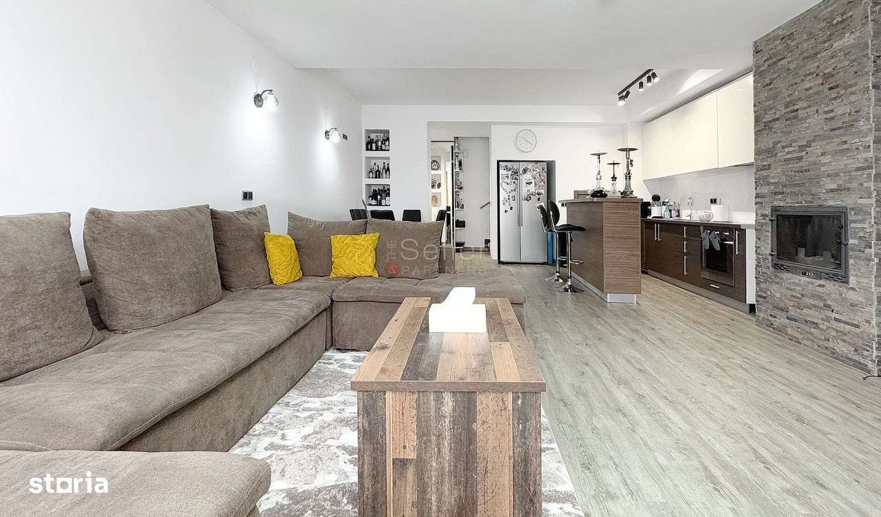 Terase generoase cu vederea spre padure - Imagine principală: 2/17