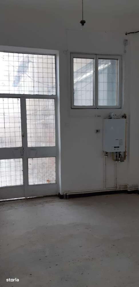 Vanzare spatiu comercial Comanesti, Republicii C1 (bariera)-4