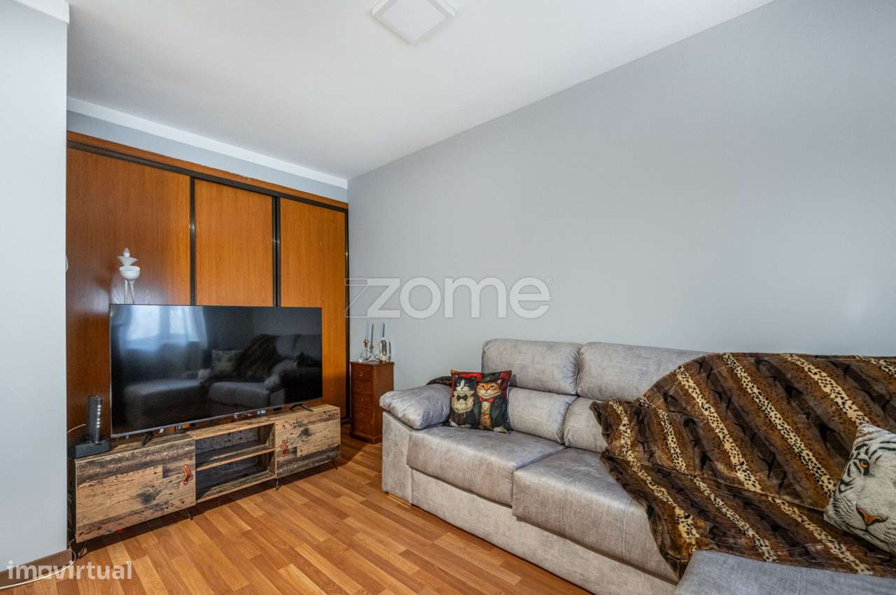 Moradia com duas habitações independentes ao Hospital São João e IS... - Grande imagem: 5/27