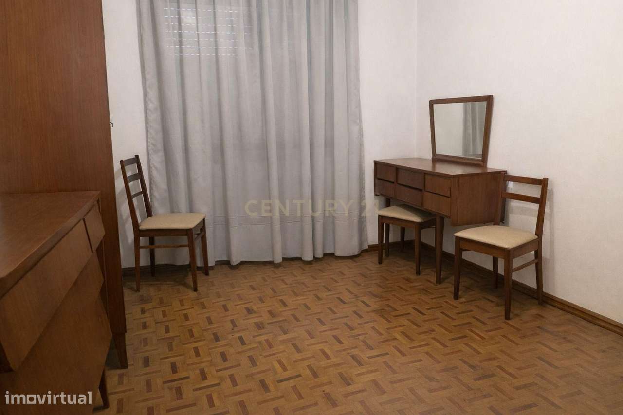 Apartamento T3 na Estrada dos Ciprestes – Excelente Oportunidade em Se-5