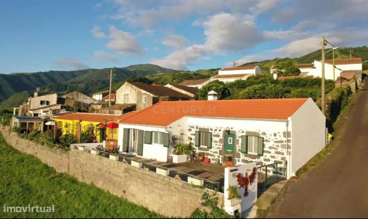 Casa Renovada em Nordeste, Ilha de São Miguel - Grande imagem: 2/17