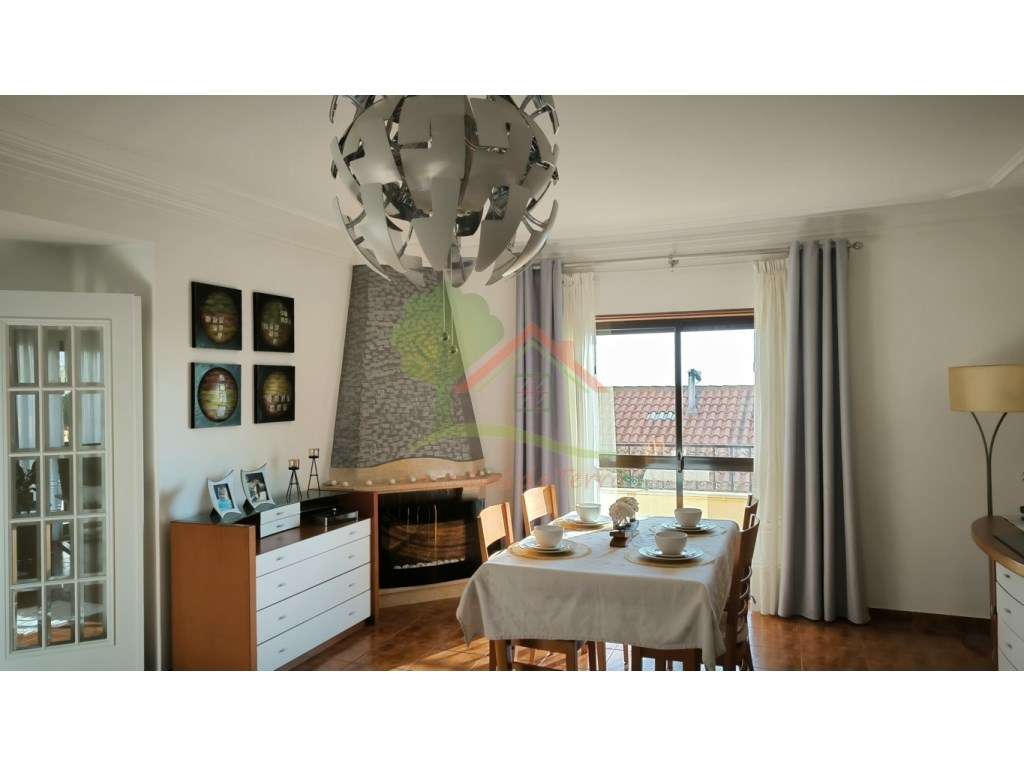 Moradia T5 com Vista de Mar Deslumbrante em Baleia, Carvoeira!-6