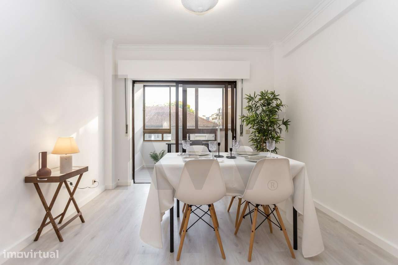 Apartamento T2 na Rua da Liberdade em Almada-3