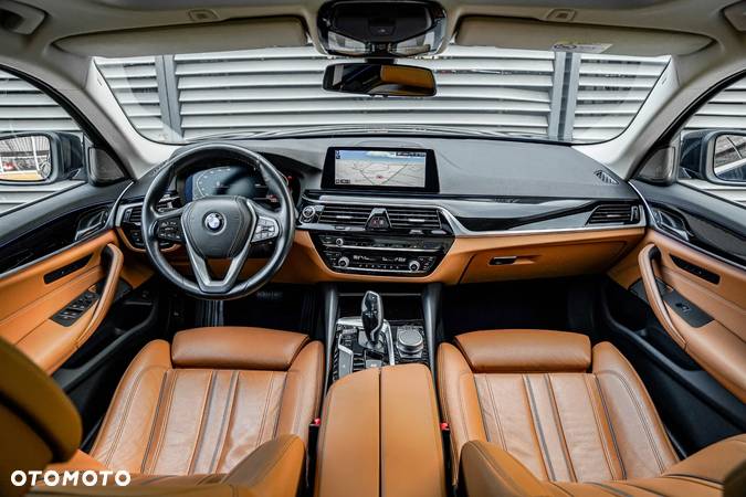 BMW Seria 5 520d Touring Luxury Line - 6