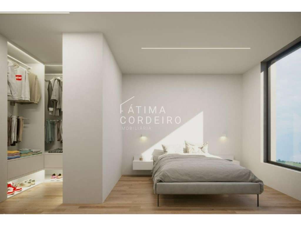 Moradia Isolada T4 com piscina e garagem situada na Aroeira-20