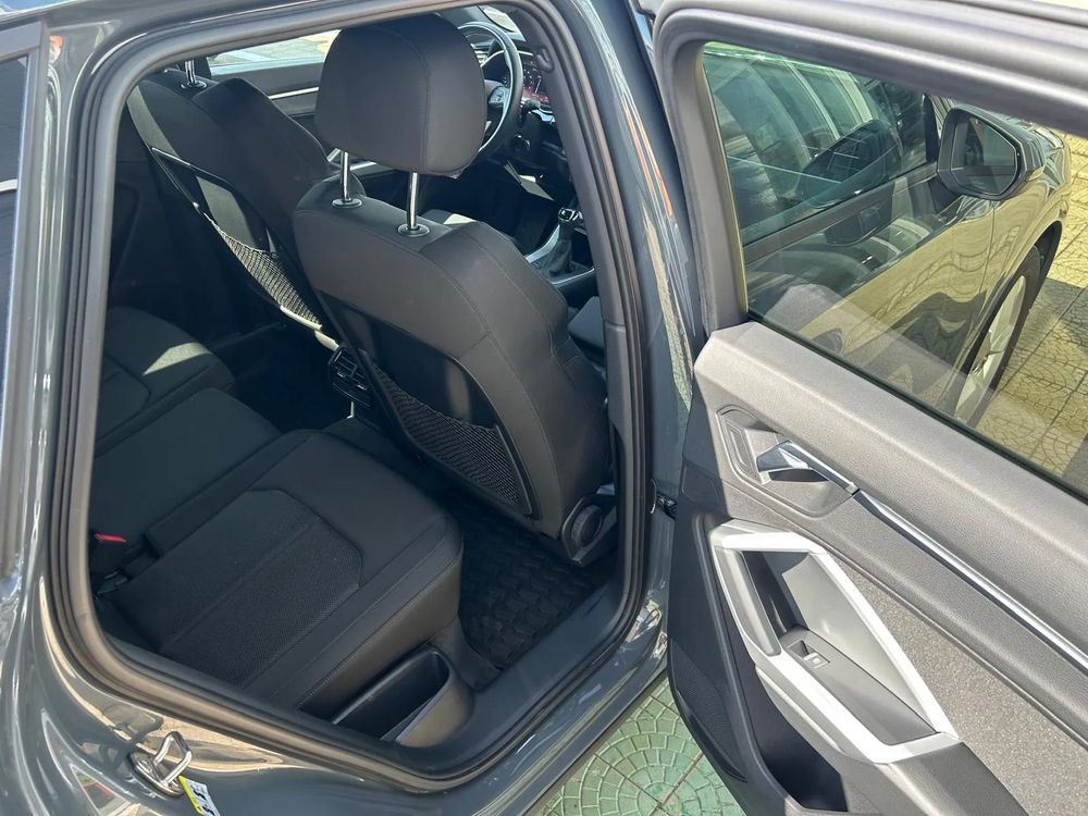 Audi Q3 - foto 14