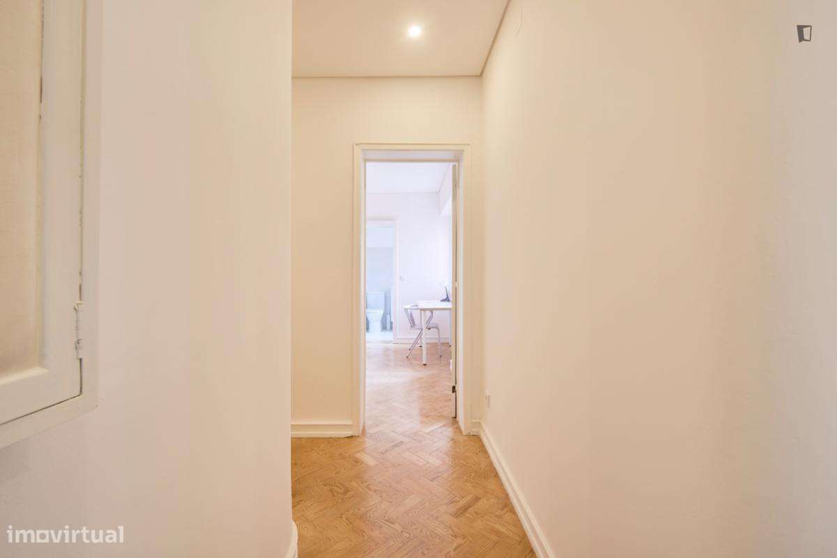 Quarto - localizado em Roma-Areeiro Lisbon - Grande imagem: 5/10