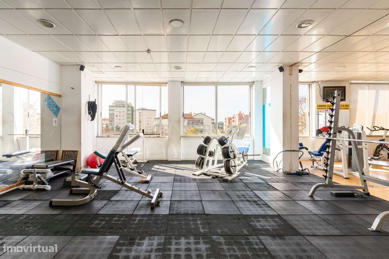 Loja no Centro Comercial da Amora - Grande imagem: 2/16