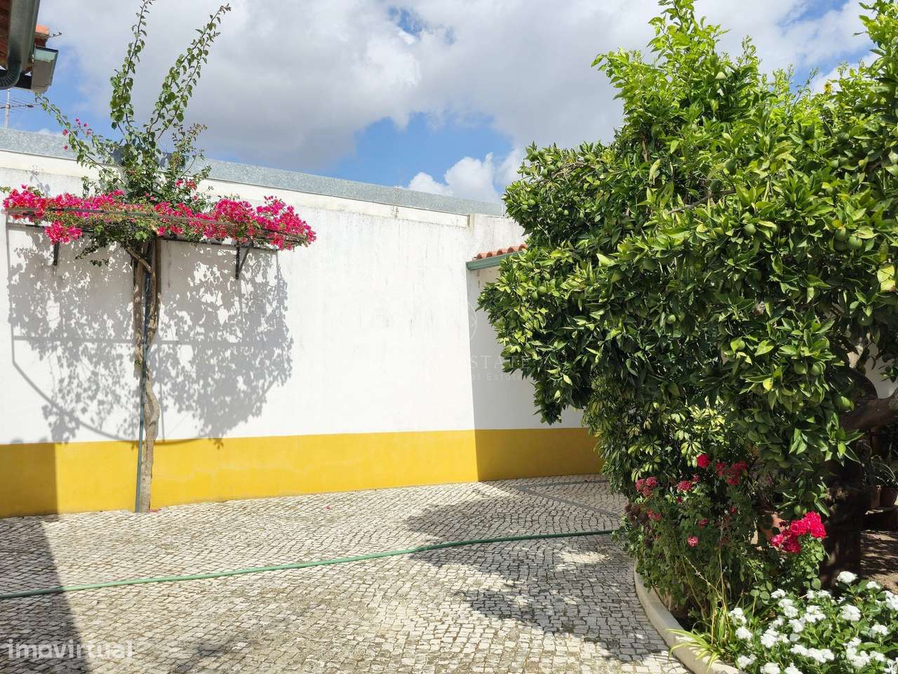 Moradia T3 Térrea Isolada com Jardim, Garagem e Churrasqueira | a 5 Mi-42