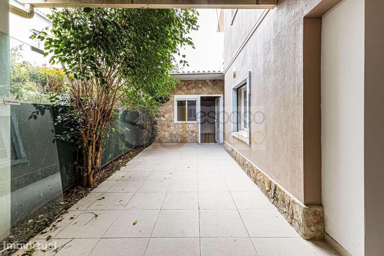Boliqueime - Investimento: Moradia Isolada com 10 Suites em Zona Privi-11