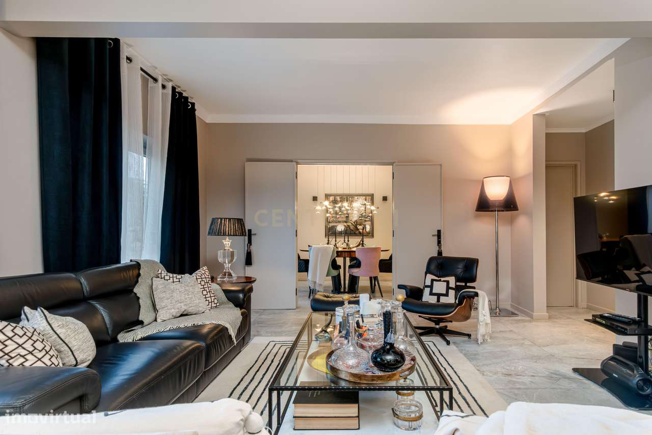 Apartamento de Excelência com Vista Parque – Localização Premium no Ce-5