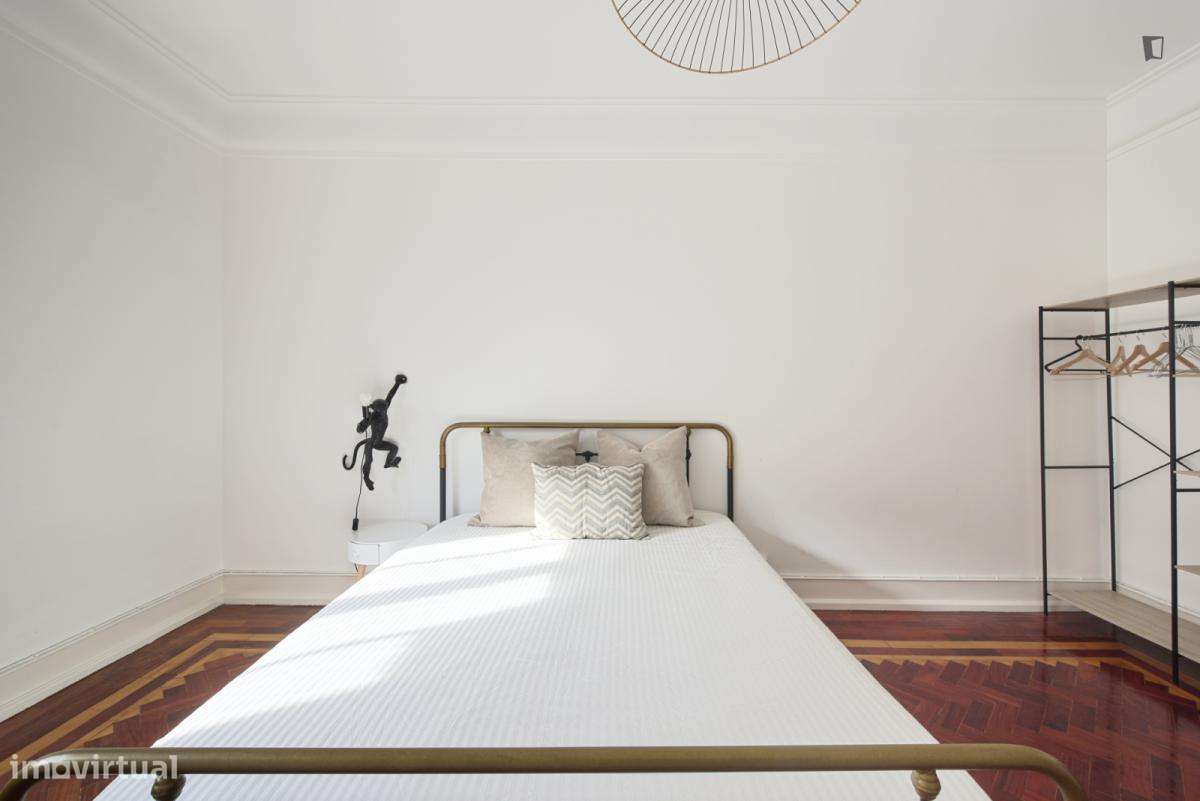 Quarto - localizado em Alameda Lisbon - Grande imagem: 4/32