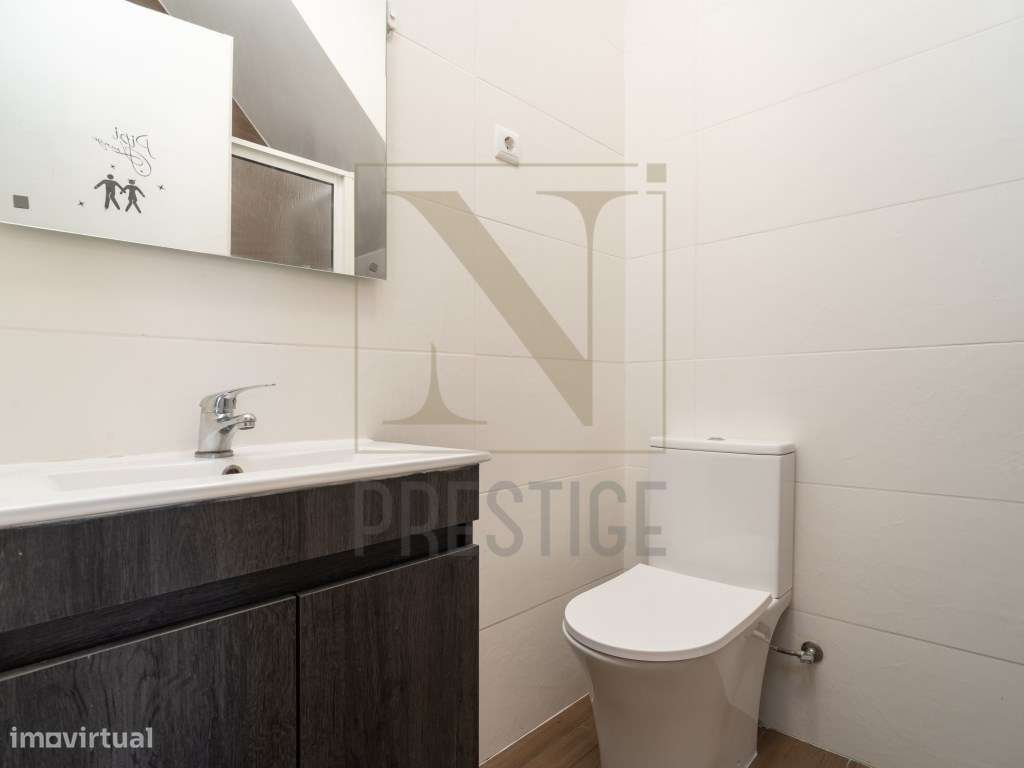 Moradia T8 no Bairro Norton de Matos-27