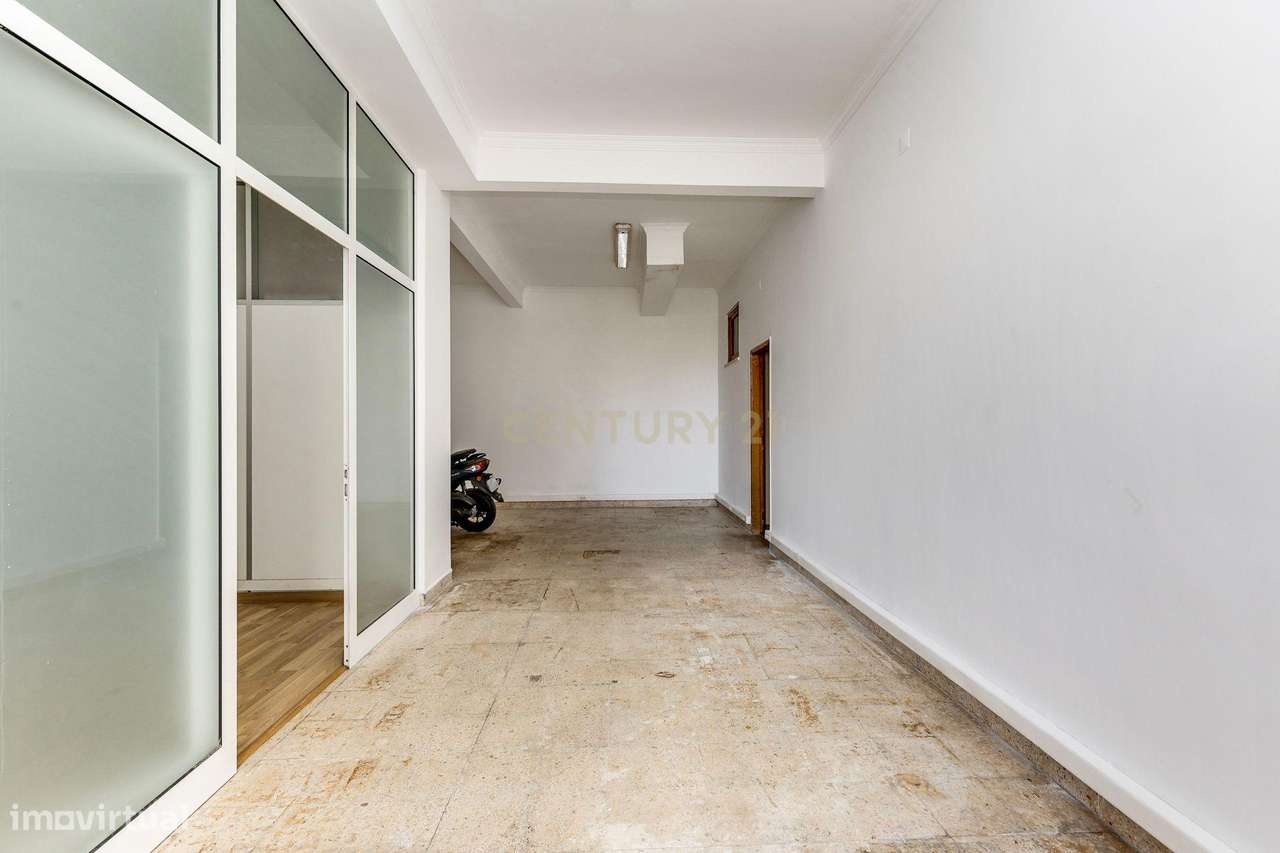 Loja/Espaço Comercial em São Domingos de Rana – Excelente Localização - Grande imagem: 4/17