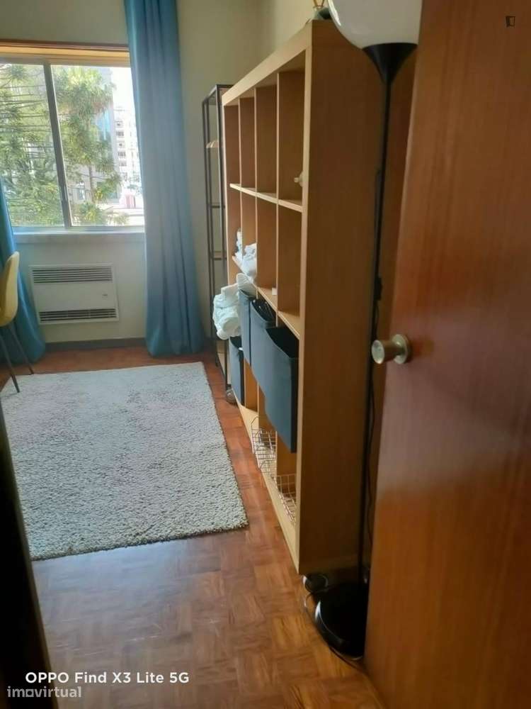 Quarto - localizado em São Sebastião Lisbon - Grande imagem: 5/6