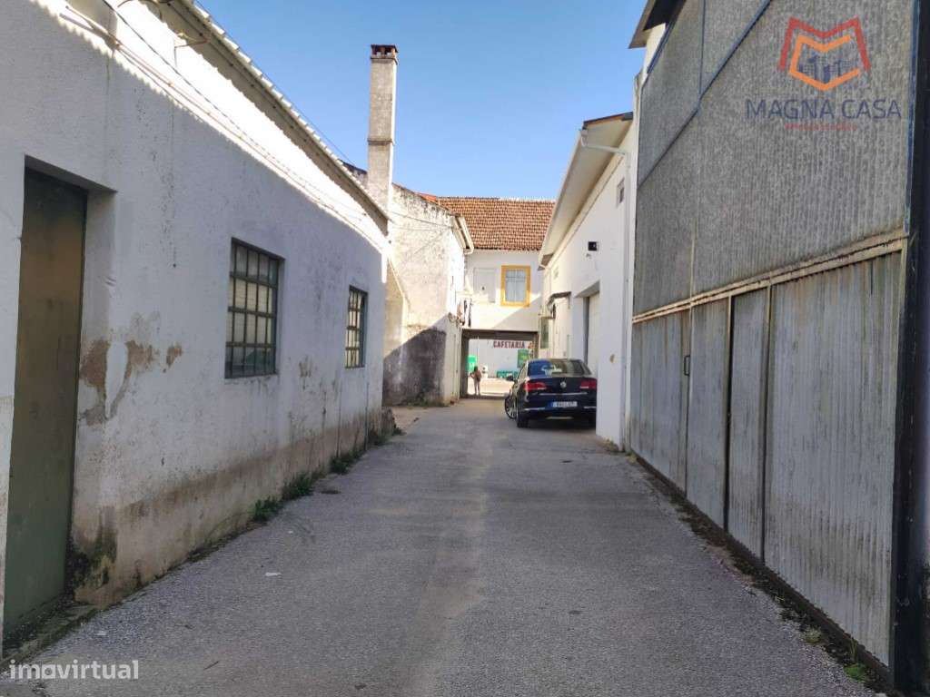 Moradia em Propriedade Total com 3 apartamentos T3, + 1 apartamento...-35