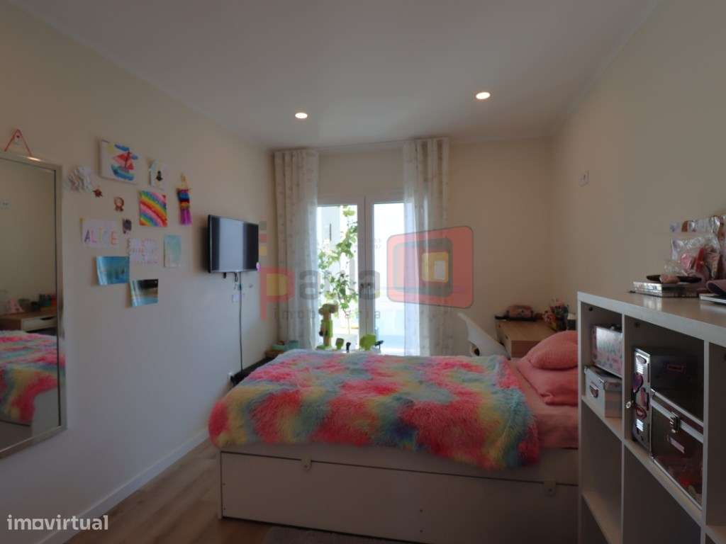 APARTAMENTO T3 COM GARAGEM BOX - MONTIJO-29