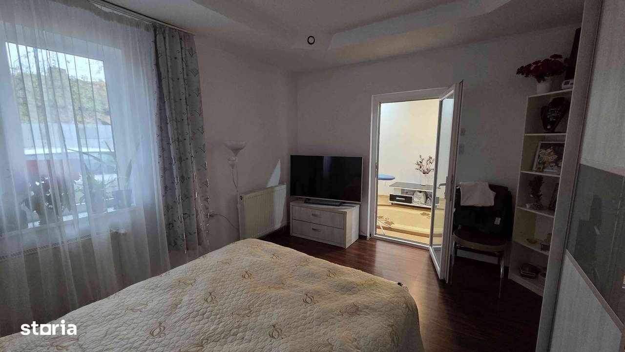 Vând casa 3 camere, decomandat - Imagine principală: 4/9