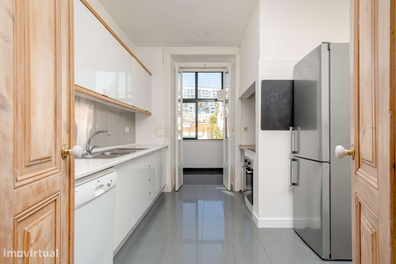 Espetacular apartamento T4 com vista deslumbrante sobre o rio Tejo – C-26