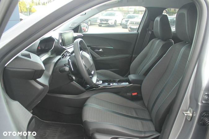 Peugeot 2008 - 11