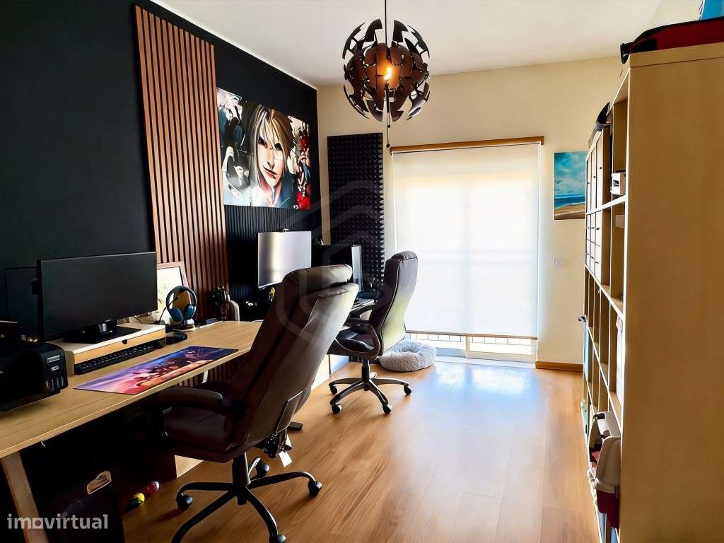 Apartamento T2 de arquitetura moderna inserido em condomínio com pi...-7
