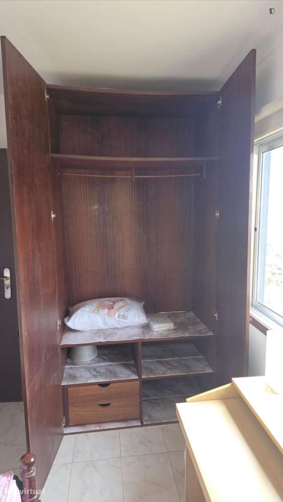 Quarto - localizado em Maia - Grande imagem: 3/12