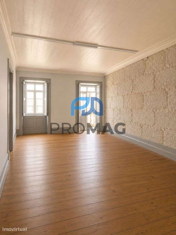 Prédio com Comércio - Baixa do Porto-25