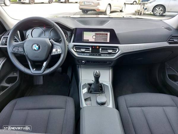 BMW 318 d Touring - 16