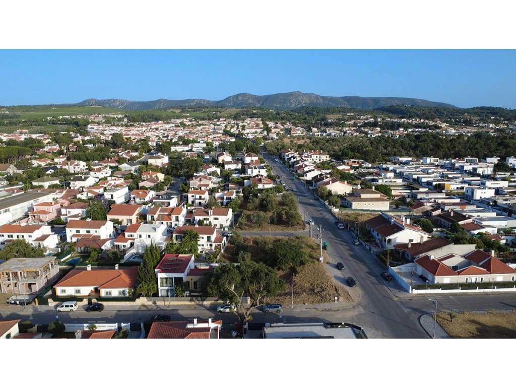 Moradia a venda em Azeitão, T5 com Piscina, Cave e Garagem em Vila ...-47