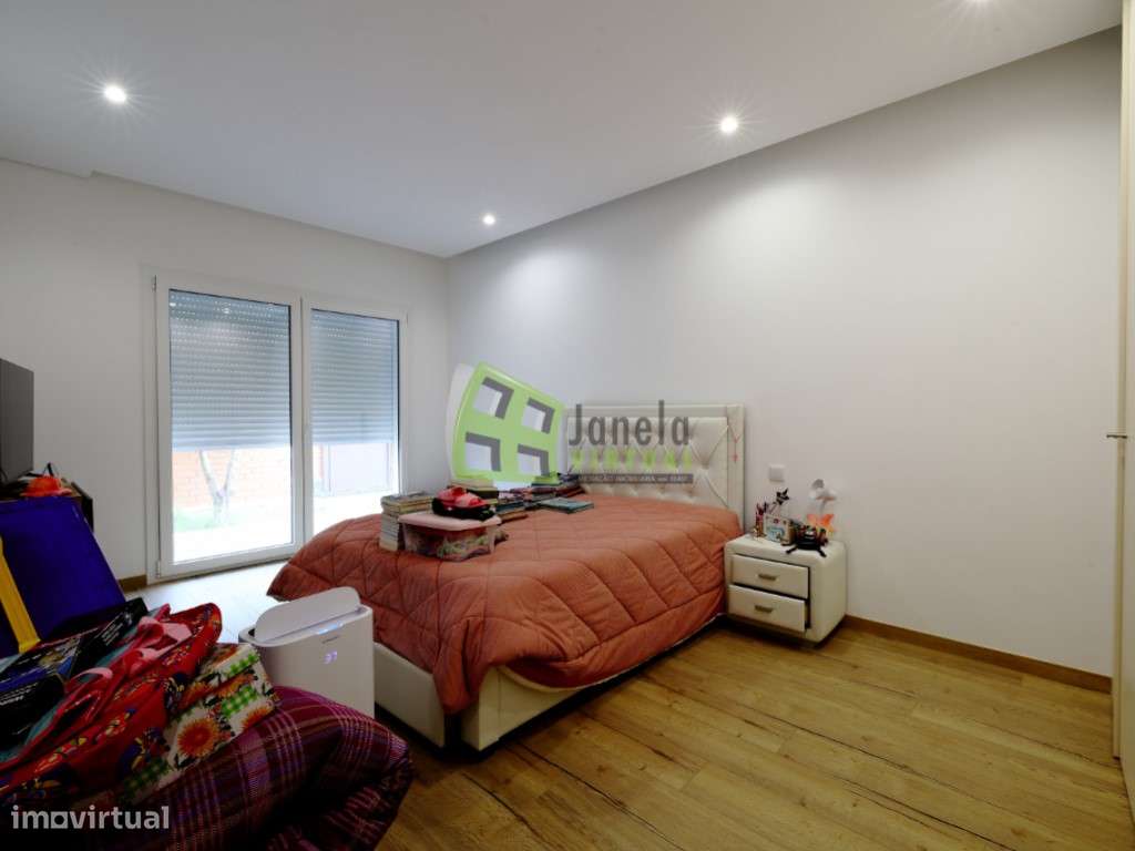 Moradia Isolada T4, com Garagem , Alhos Vedros-10