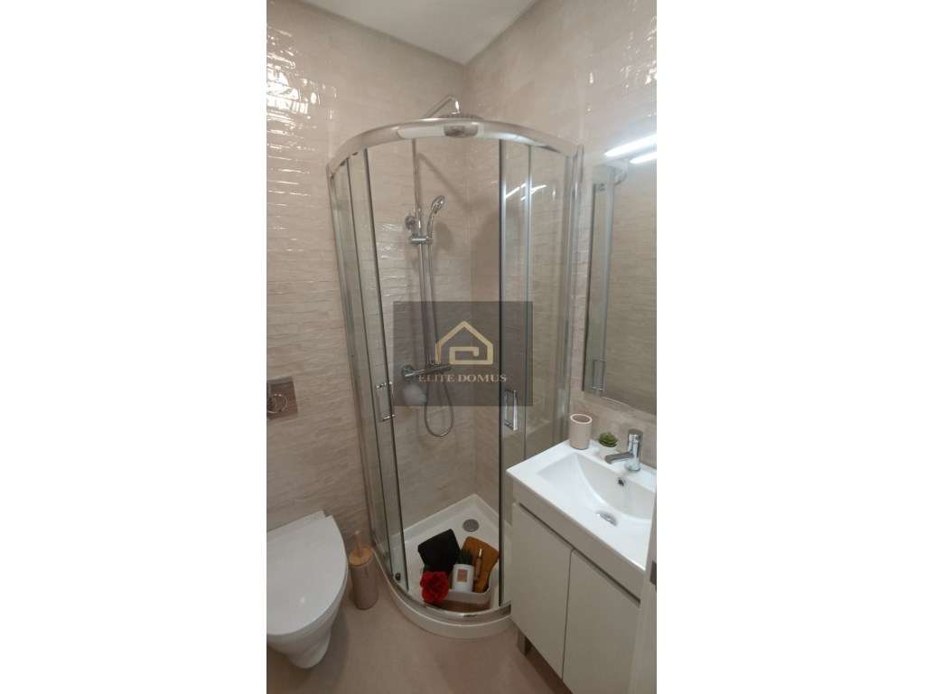 Benfica T3/4 No Centro de Benfica - Grande imagem: 4/22