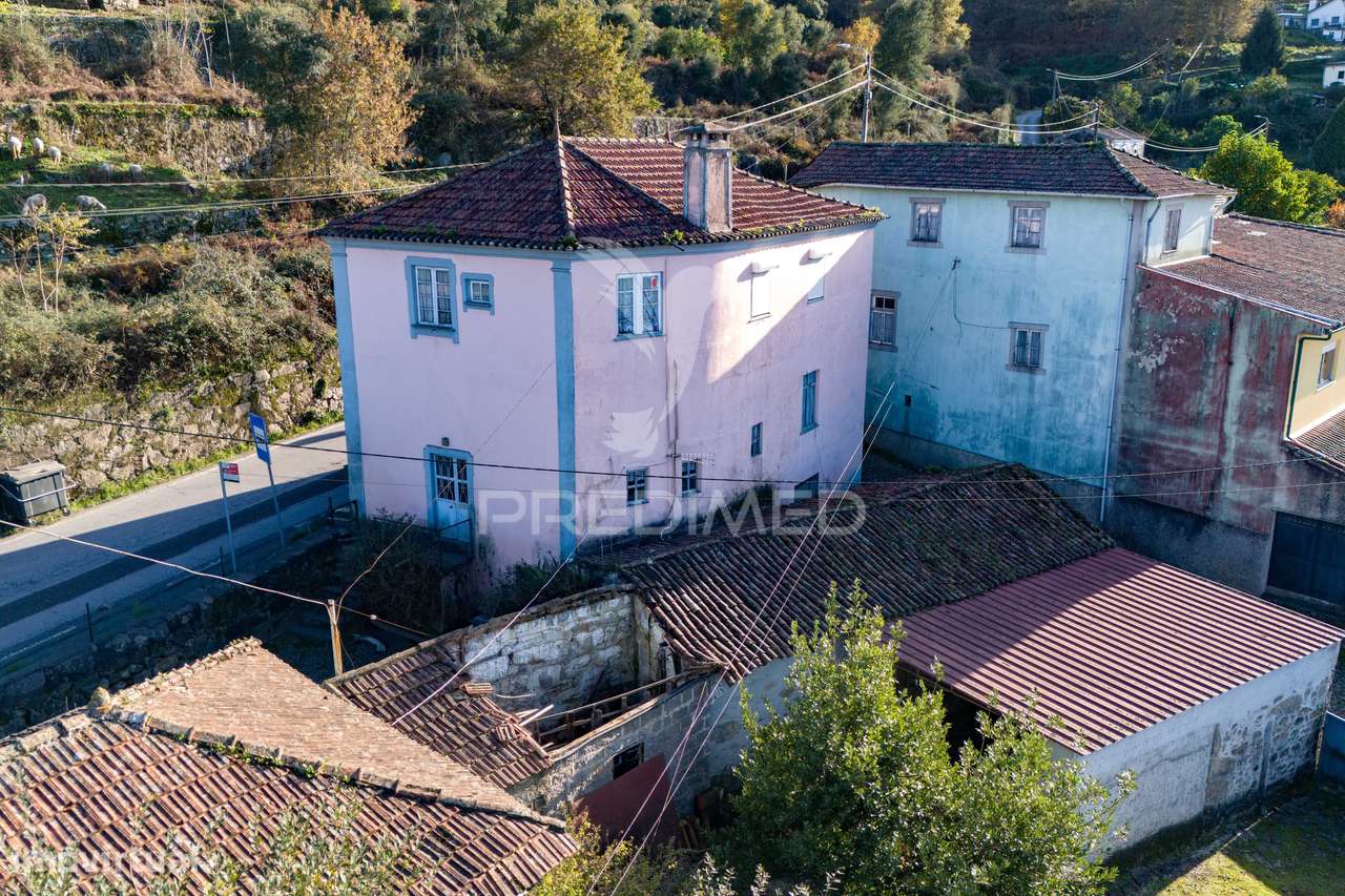 2 Casas para Renovar em Adaúfe, Braga – Excelente Oportunidade - Grande imagem: 3/32