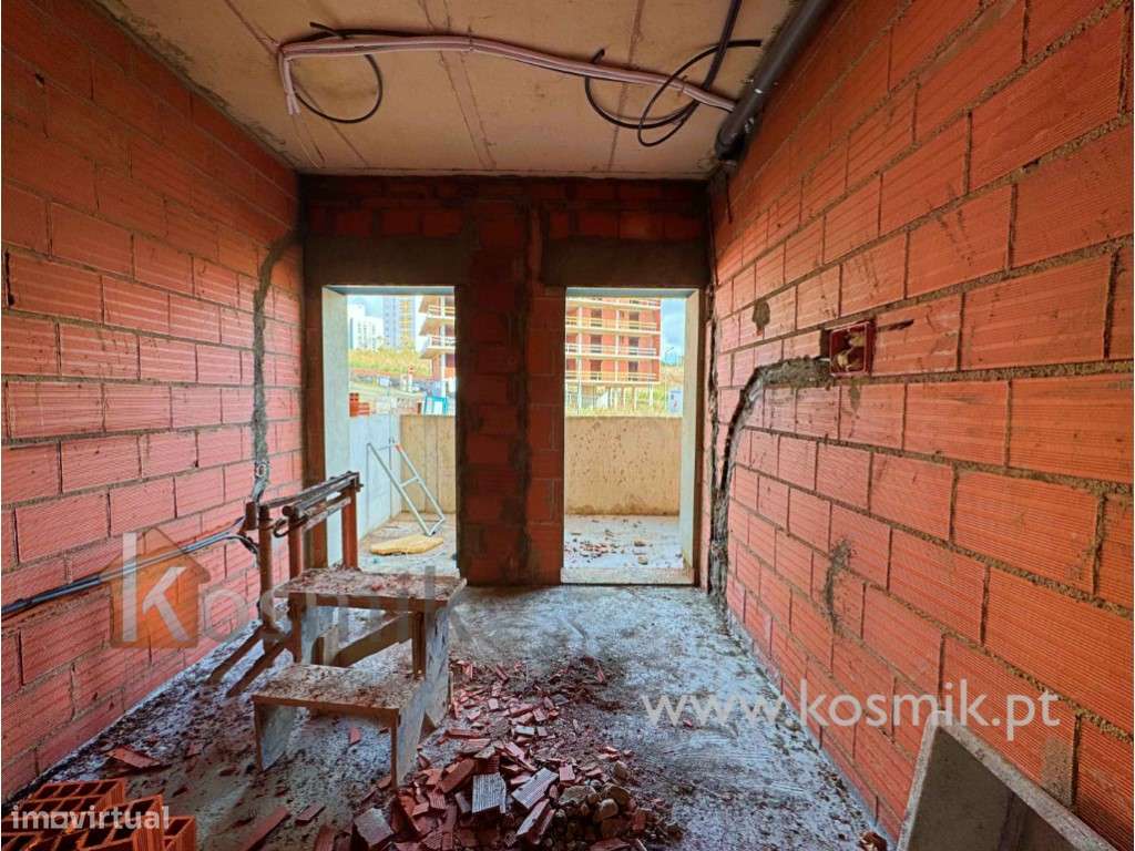 POETAS' GARDEN - PARADELA - LOURES - LISBOA - NOVOS EM CONSTRUÇÃO T1+1-26